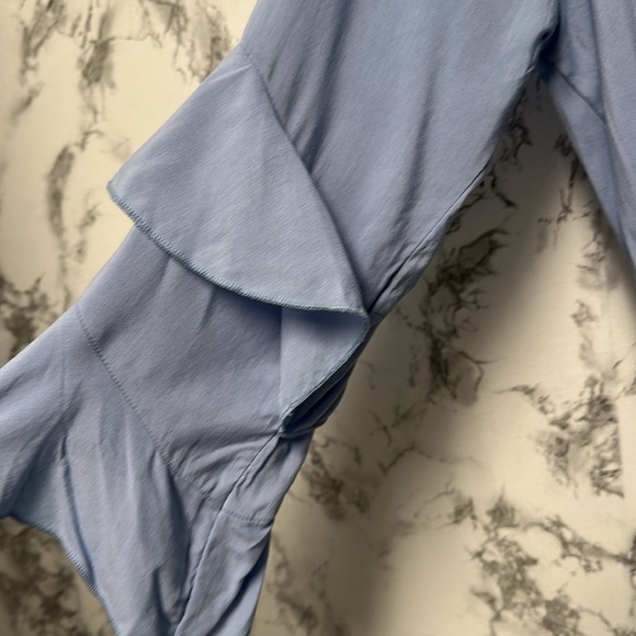 Just Polly Women’s Smocked Waist Blue Ruffled V-Neck Top Size S - Picture 4 of 9